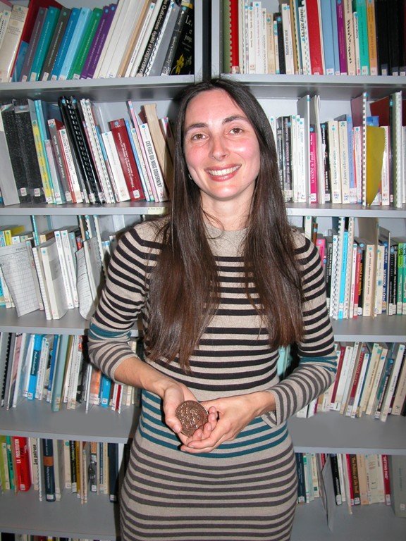 Photo - distinction par le CNRS de Geneviève PRUVOST