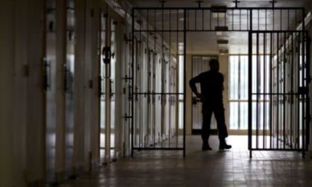 Prisons : les relations surveillants-détenus se résument-elles au maintien de l’ordre ?