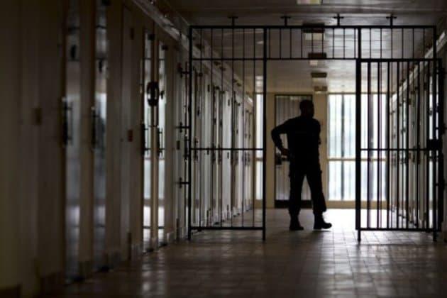 Prisons : les relations surveillants-détenus se résument-elles au maintien de l’ordre ?