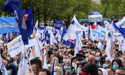Gérald Darmanin prend le risque d’être téléguidé par les revendications des syndicats